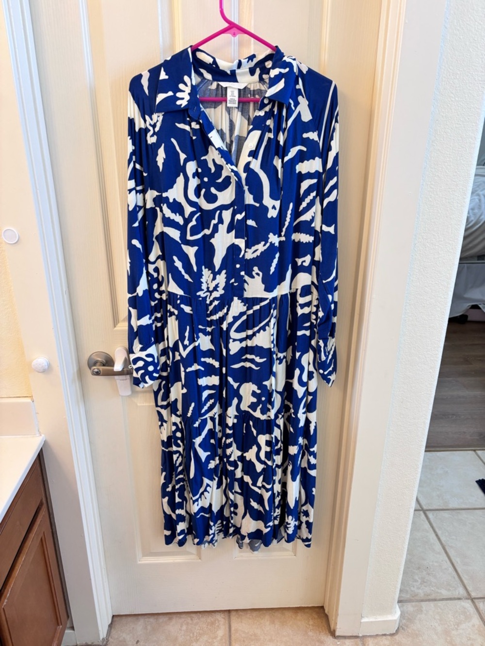 H&M Blue and White Long-Sleeve Floral Midi Dress